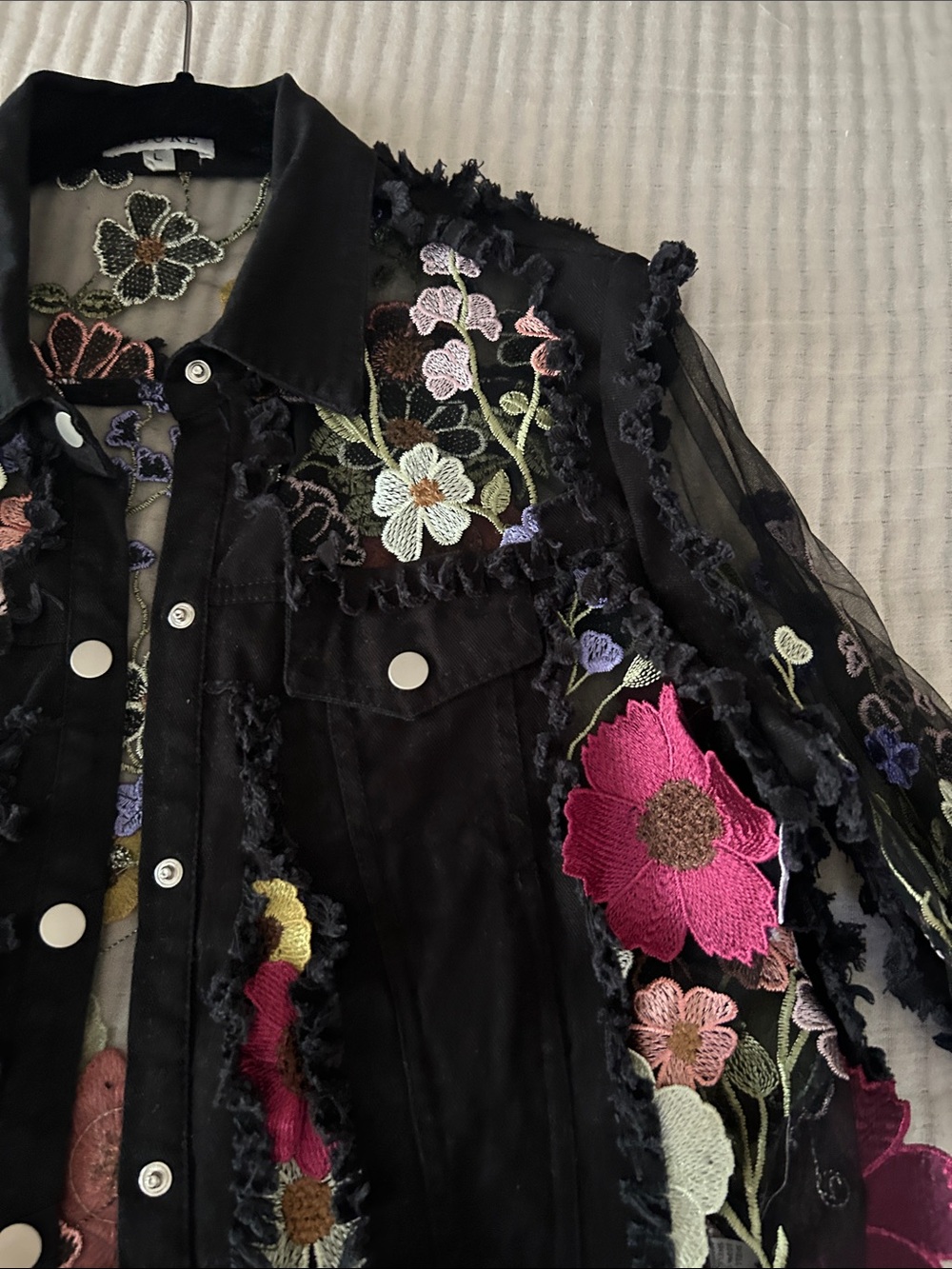 Appliqué flower black denim jacket with sheer sleeves - Picture 3 of 6